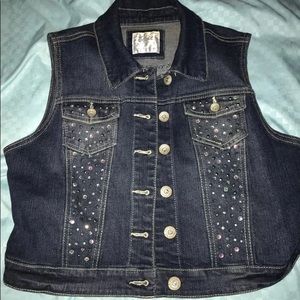 Cute cropped Jean vest
